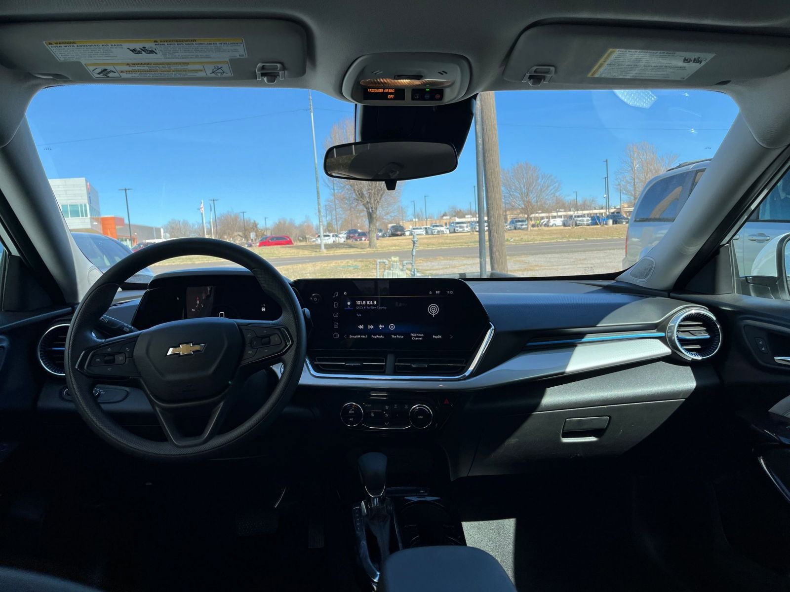 Thumbnail: 2025 Chevrolet Trax - 32