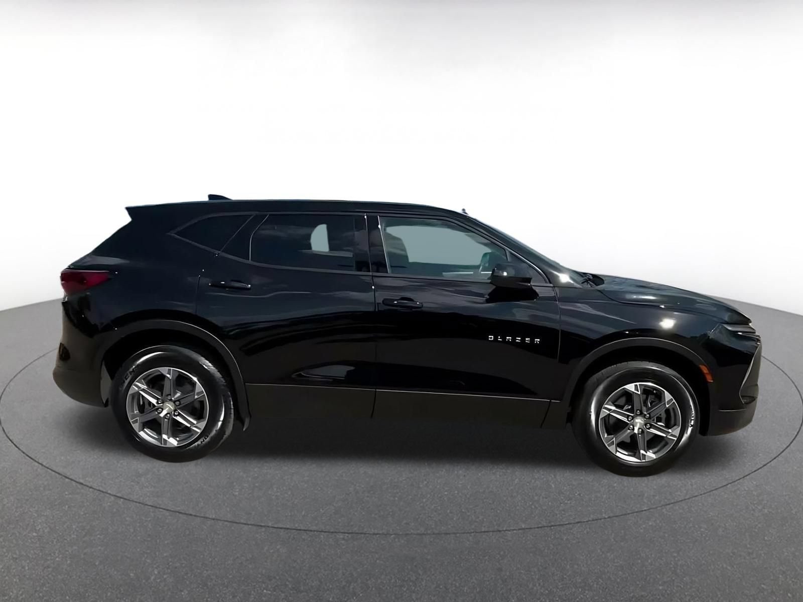Thumbnail: 2026 Chevrolet Blazer - 15