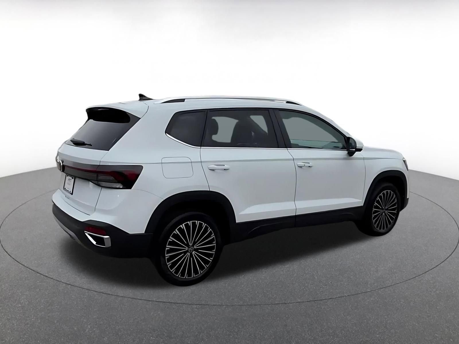 Thumbnail: 2025 Volkswagen Taos - 14