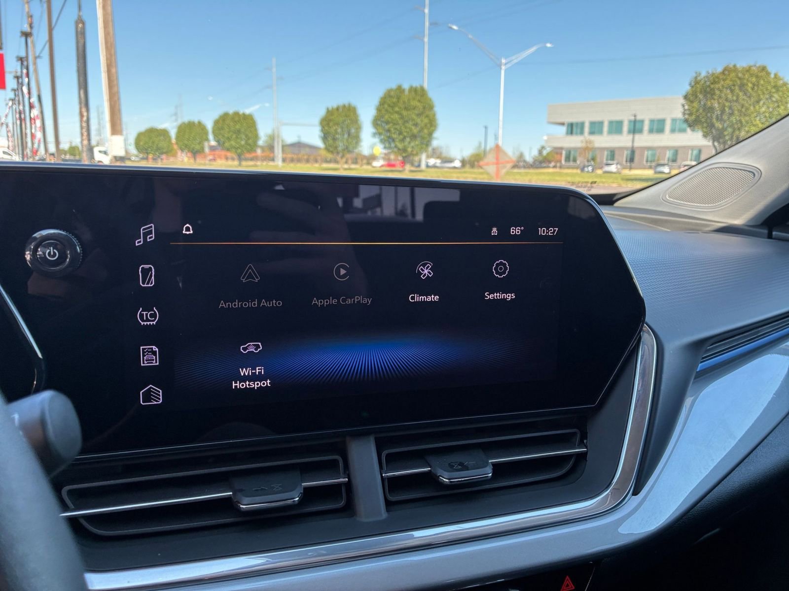 Thumbnail: 2025 Chevrolet Trax - 20