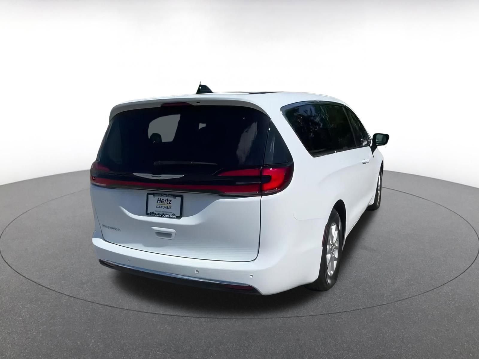 Thumbnail: 2024 Chrysler Pacifica - 14