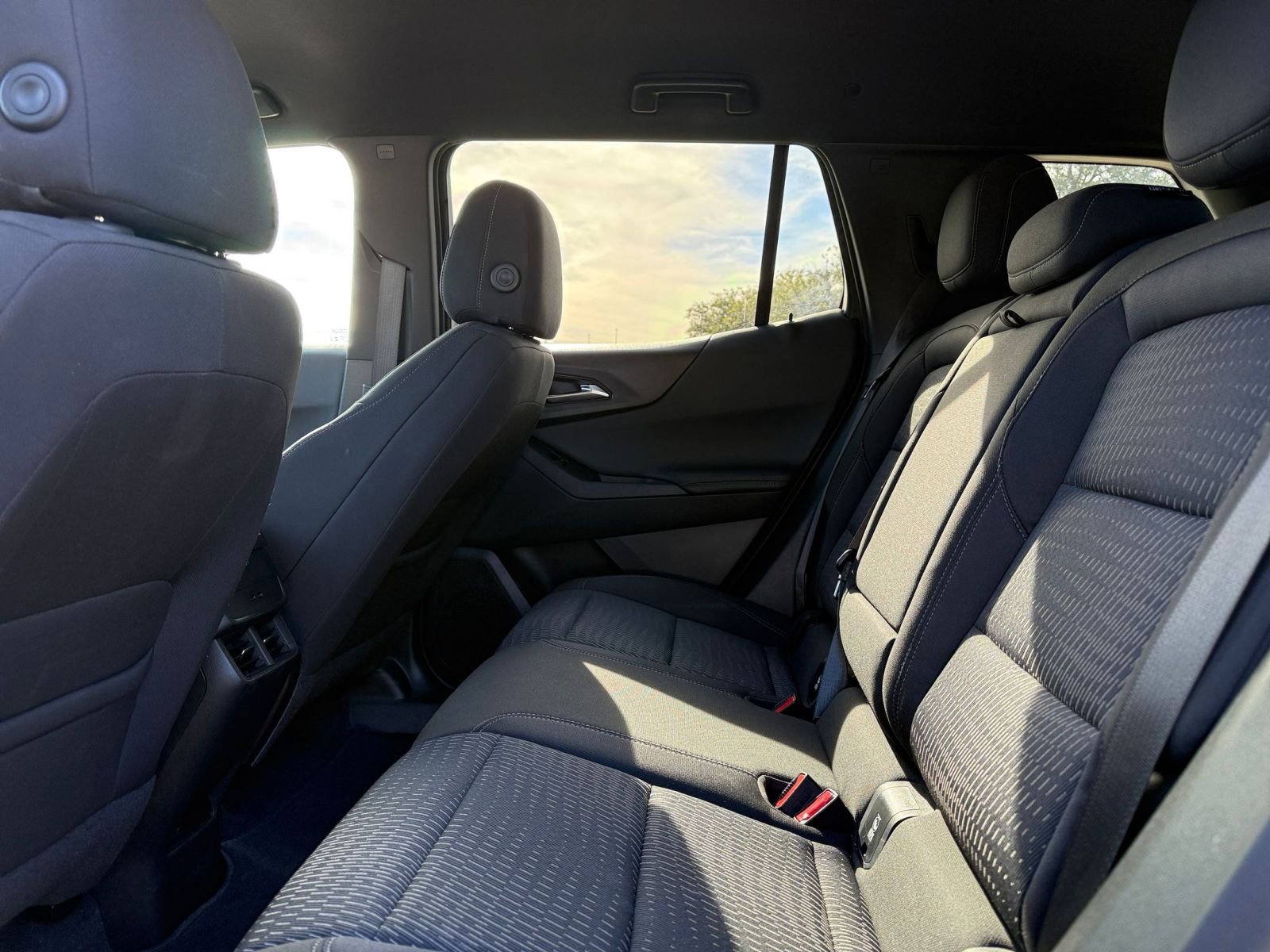 Thumbnail: 2025 Chevrolet Equinox - 25