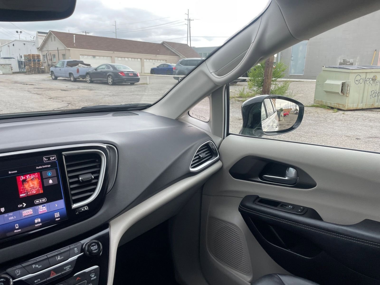 Thumbnail: 2024 Chrysler Pacifica - 34