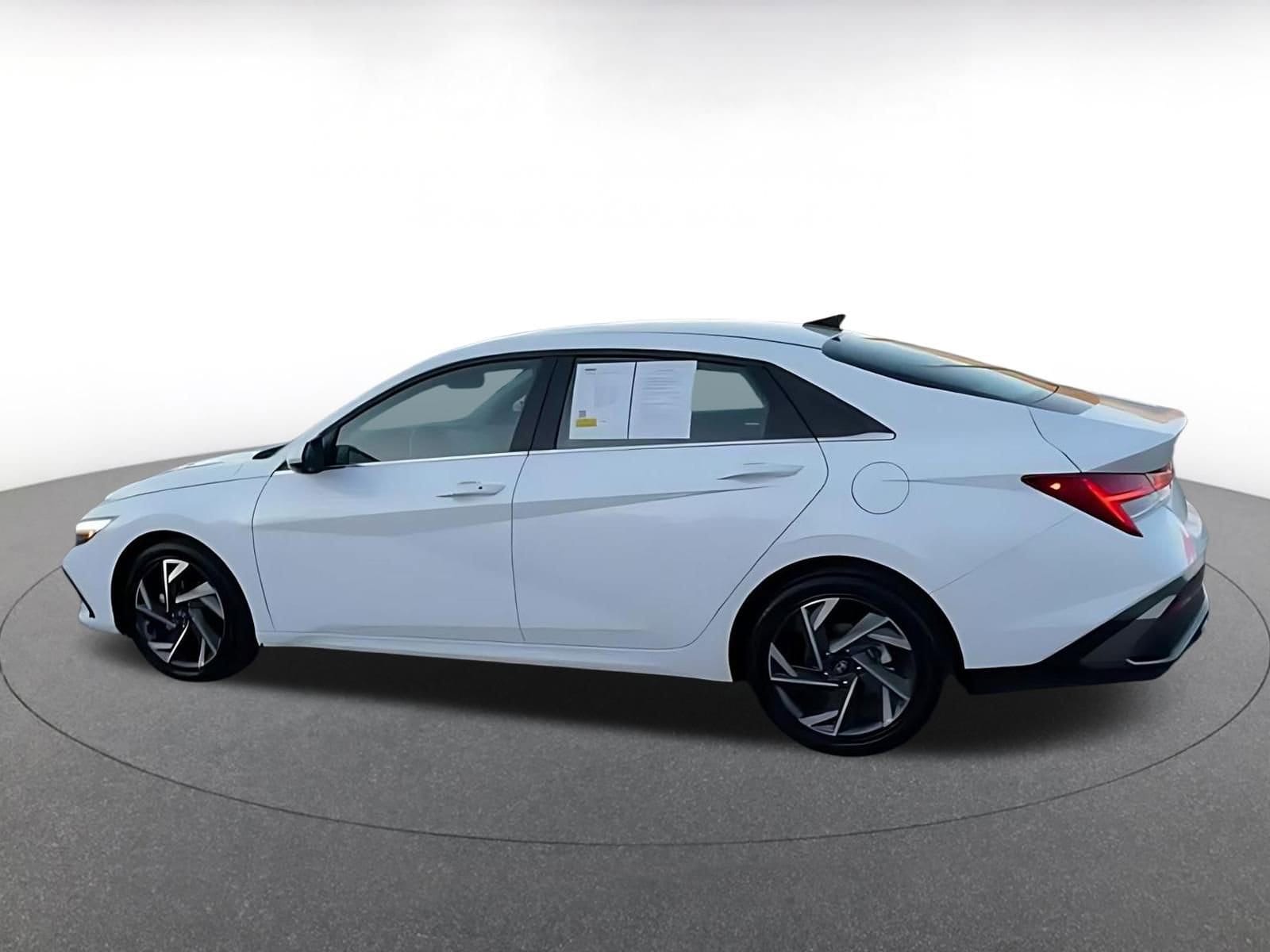 Thumbnail: 2025 Hyundai Elantra - 10