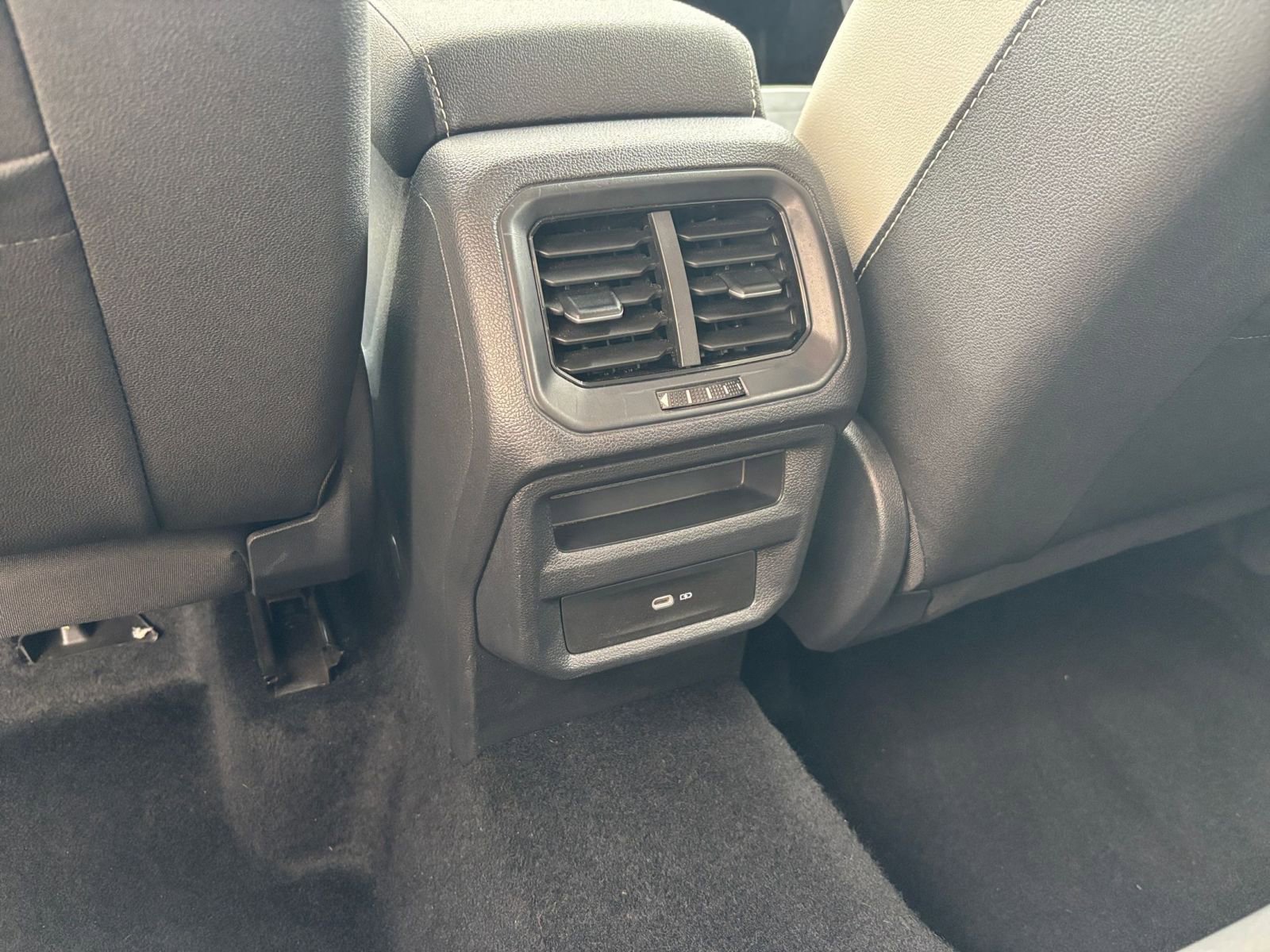 Thumbnail: 2025 Volkswagen Taos - 23