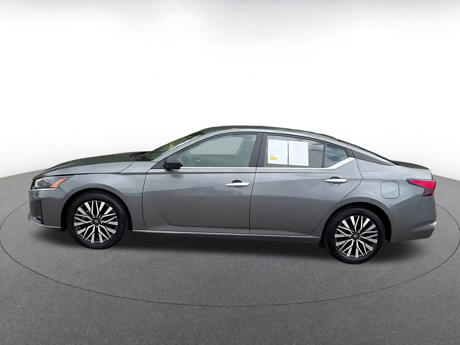 Thumbnail: 2025 Nissan Altima - 9