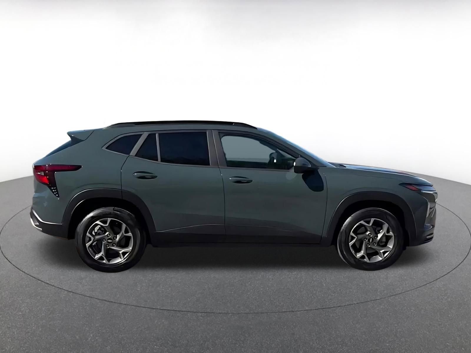 Thumbnail: 2025 Chevrolet Trax - 16
