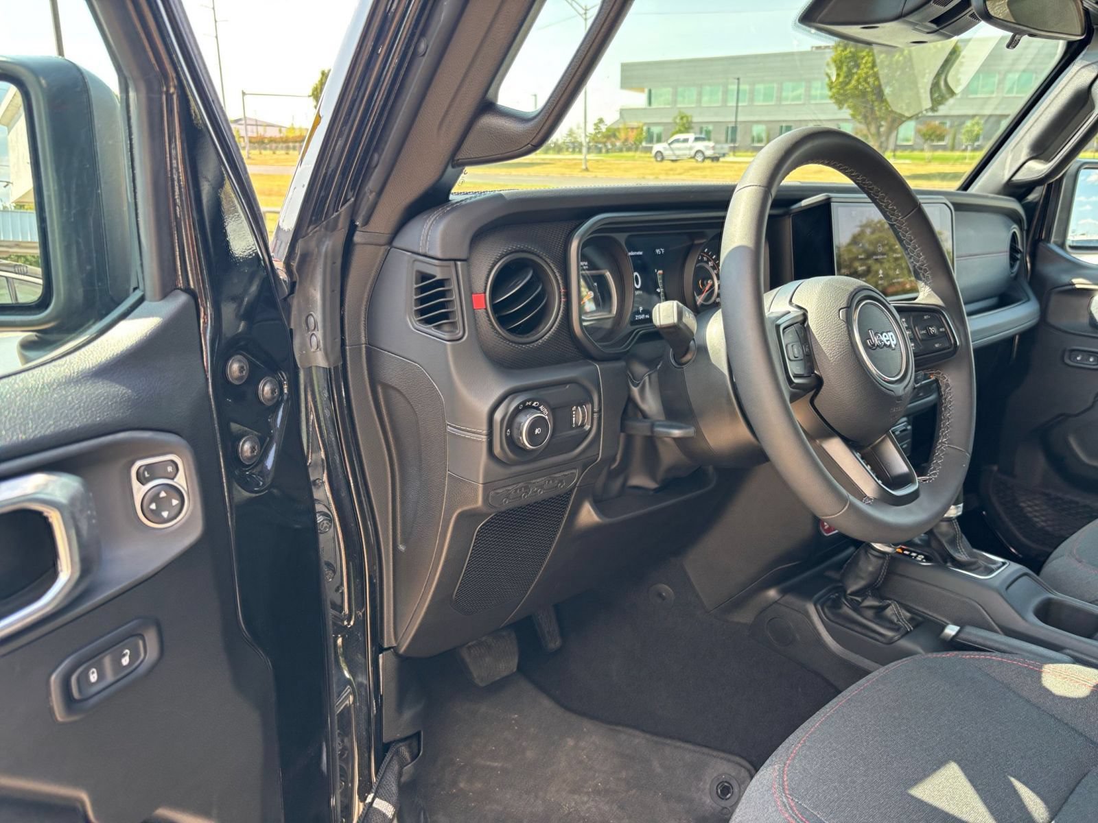 Thumbnail: 2025 Jeep Wrangler - 32