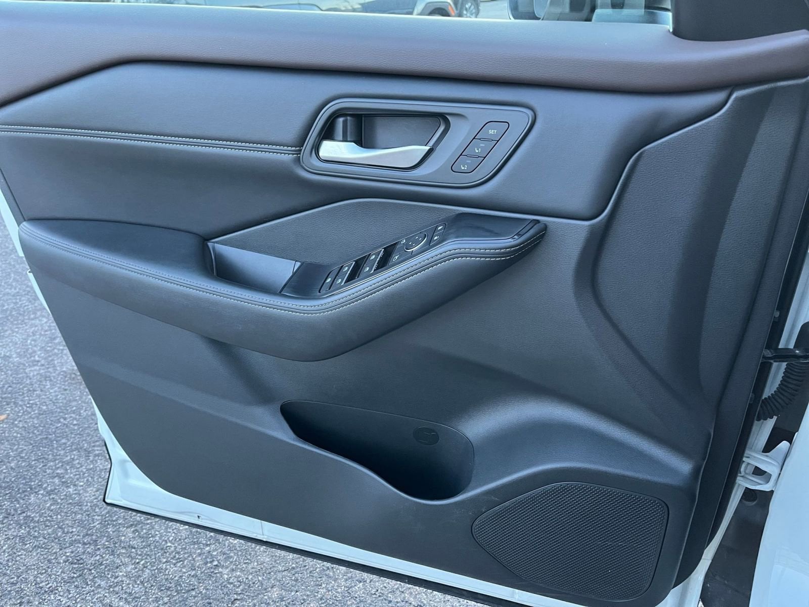 Thumbnail: 2023 Nissan Rogue - 20