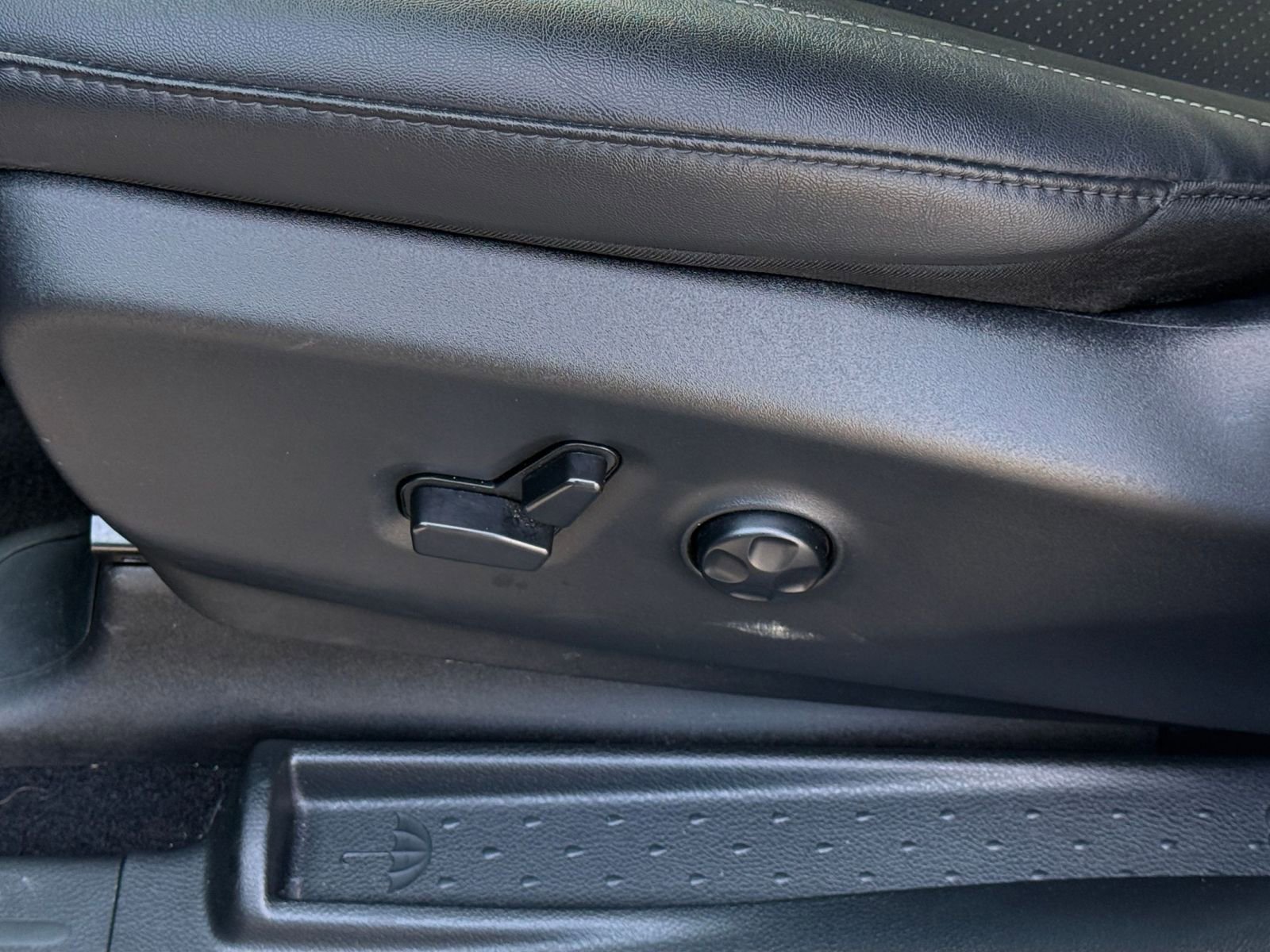 Thumbnail: 2025 Chrysler Pacifica - 25