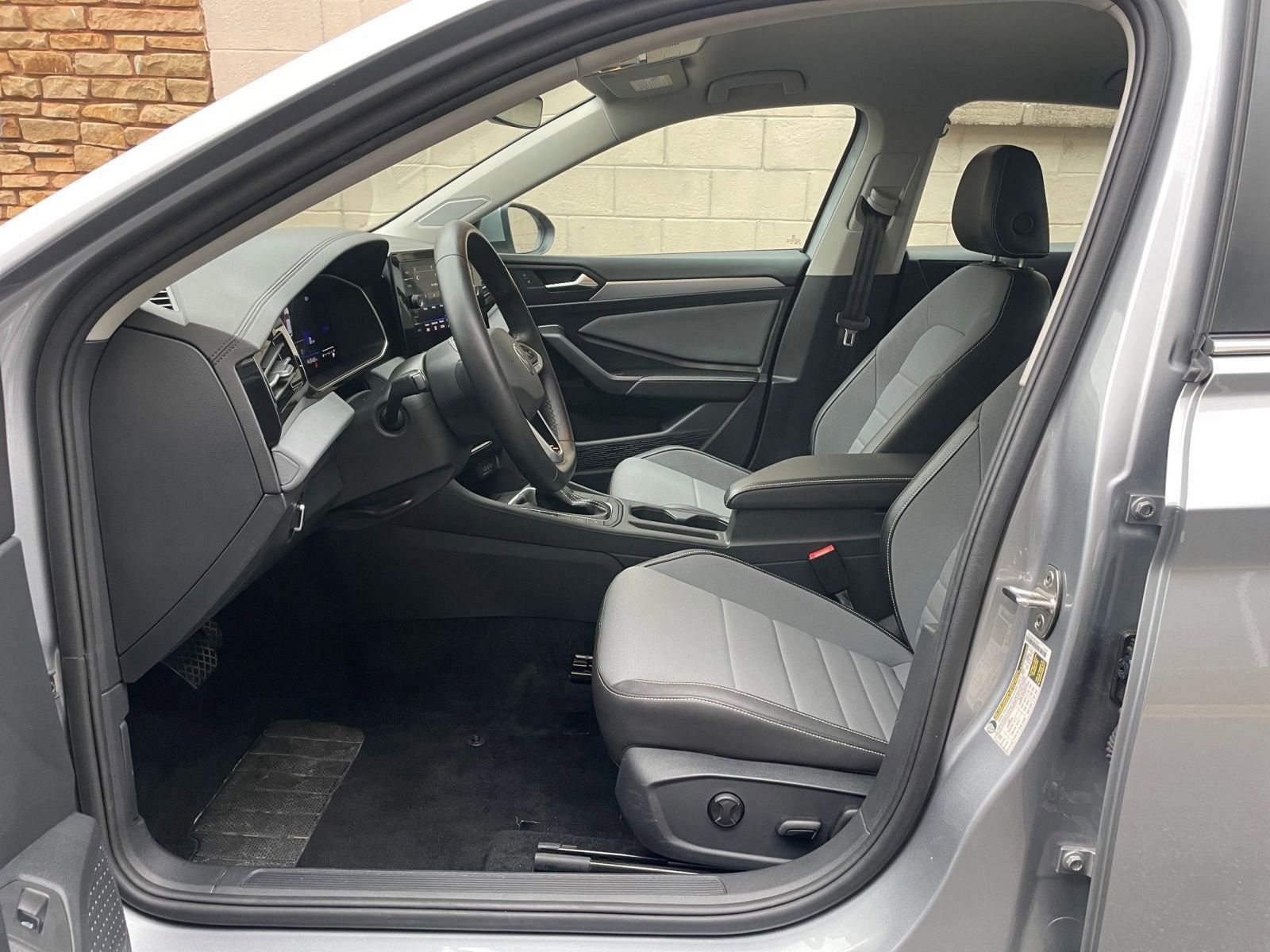 Thumbnail: 2025 Volkswagen Jetta - 25