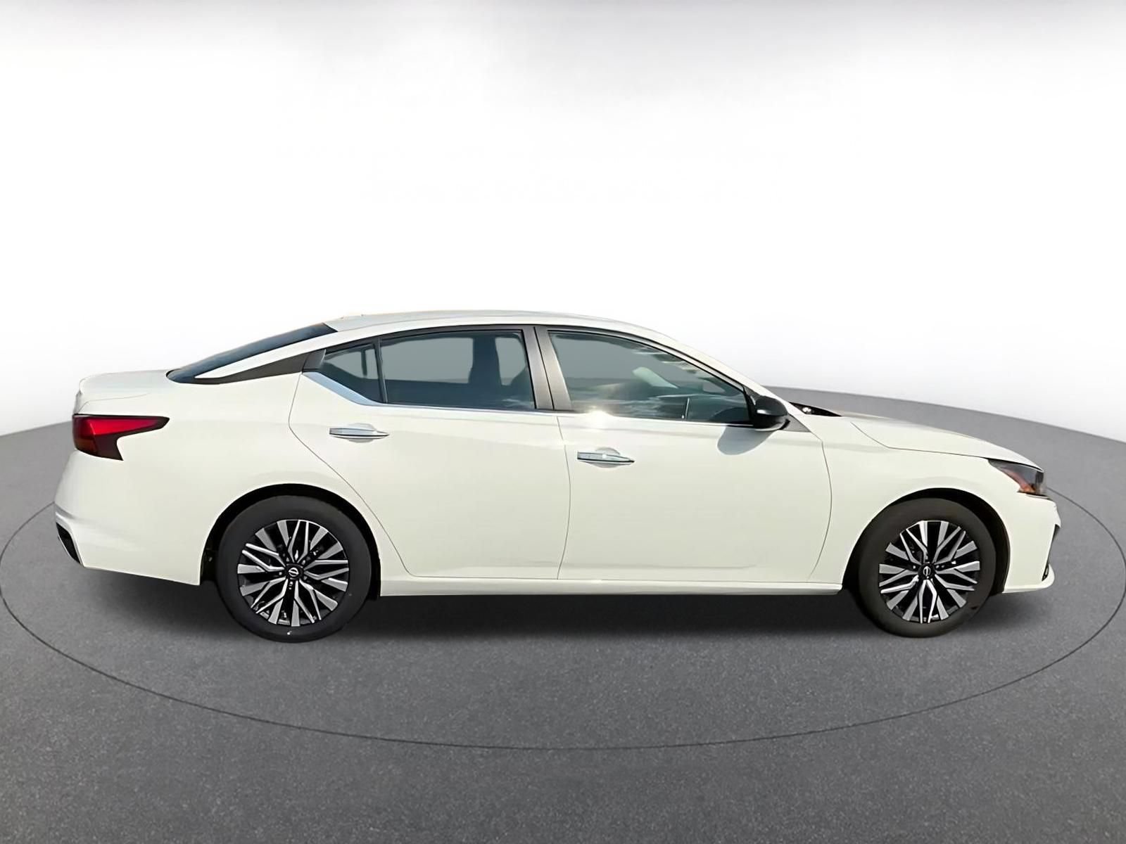 Thumbnail: 2025 Nissan Altima - 15