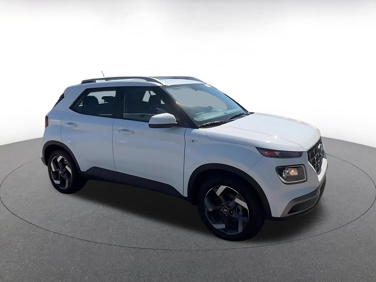 Thumbnail: 2025 Hyundai Venue - 2