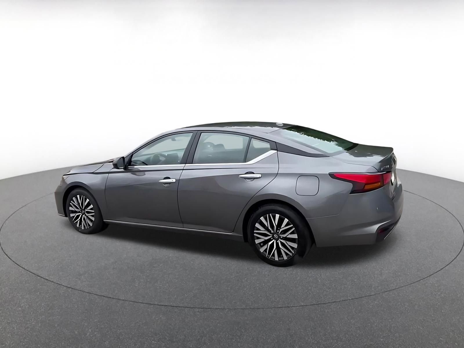 Thumbnail: 2025 Nissan Altima - 10