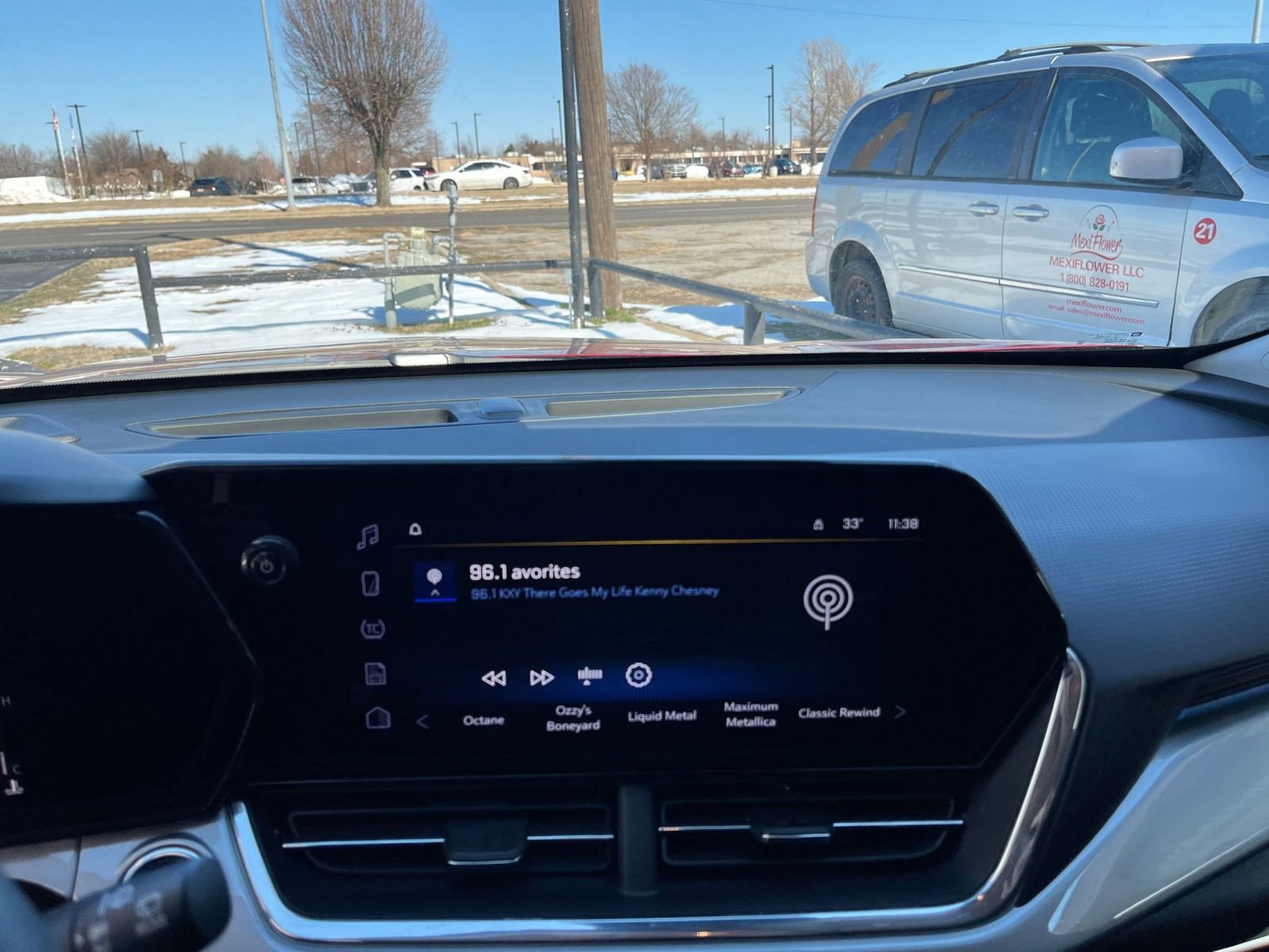 Thumbnail: 2025 Chevrolet Trax - 17