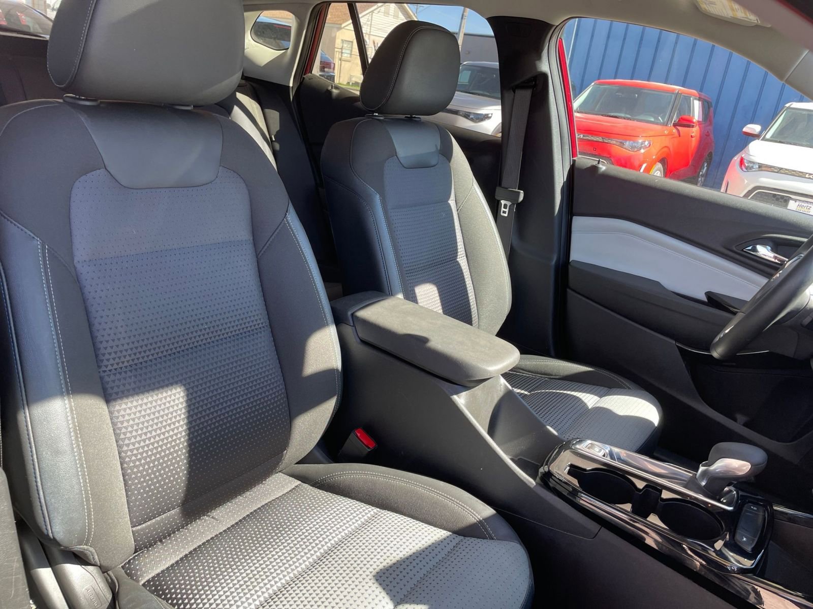 Thumbnail: 2025 Chevrolet Trax - 33