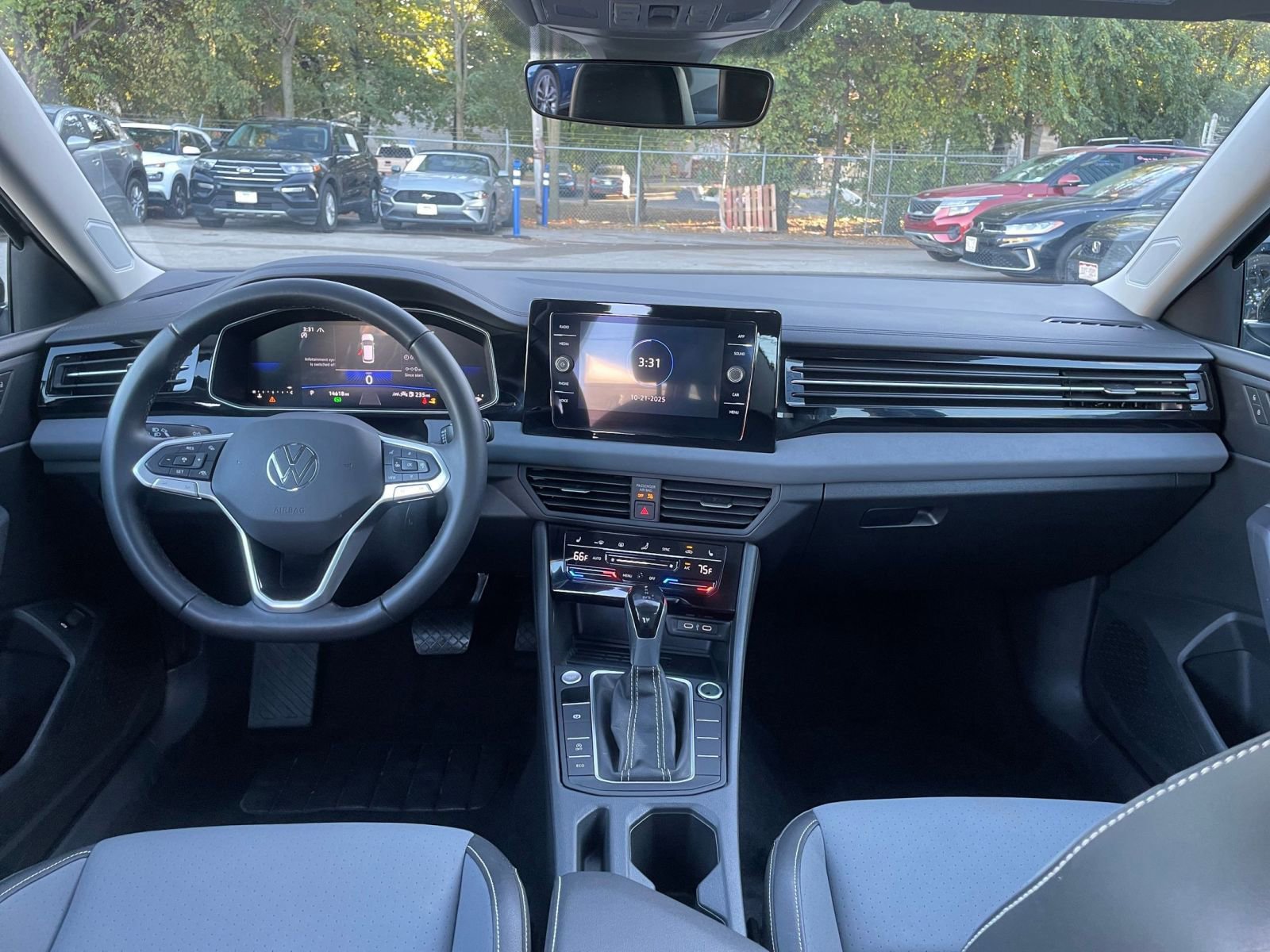 Thumbnail: 2025 Volkswagen Jetta - 33