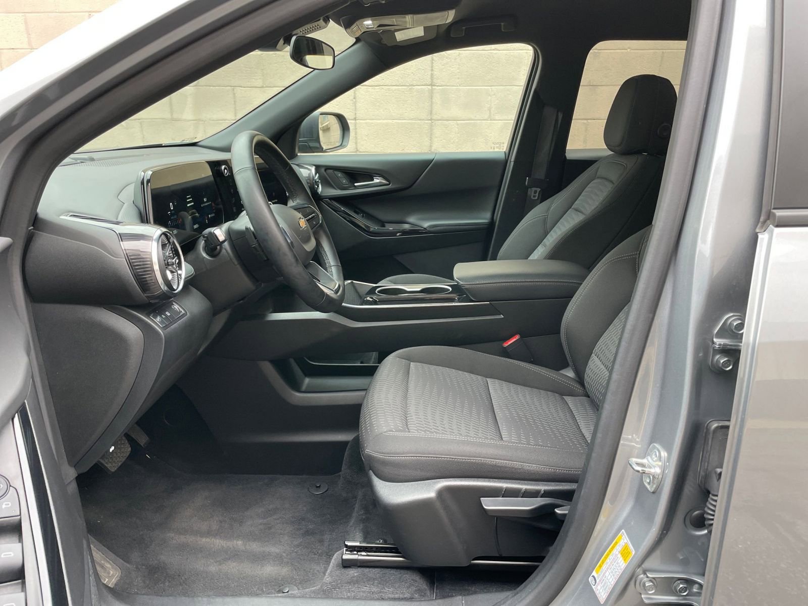 Thumbnail: 2025 Chevrolet Equinox - 28