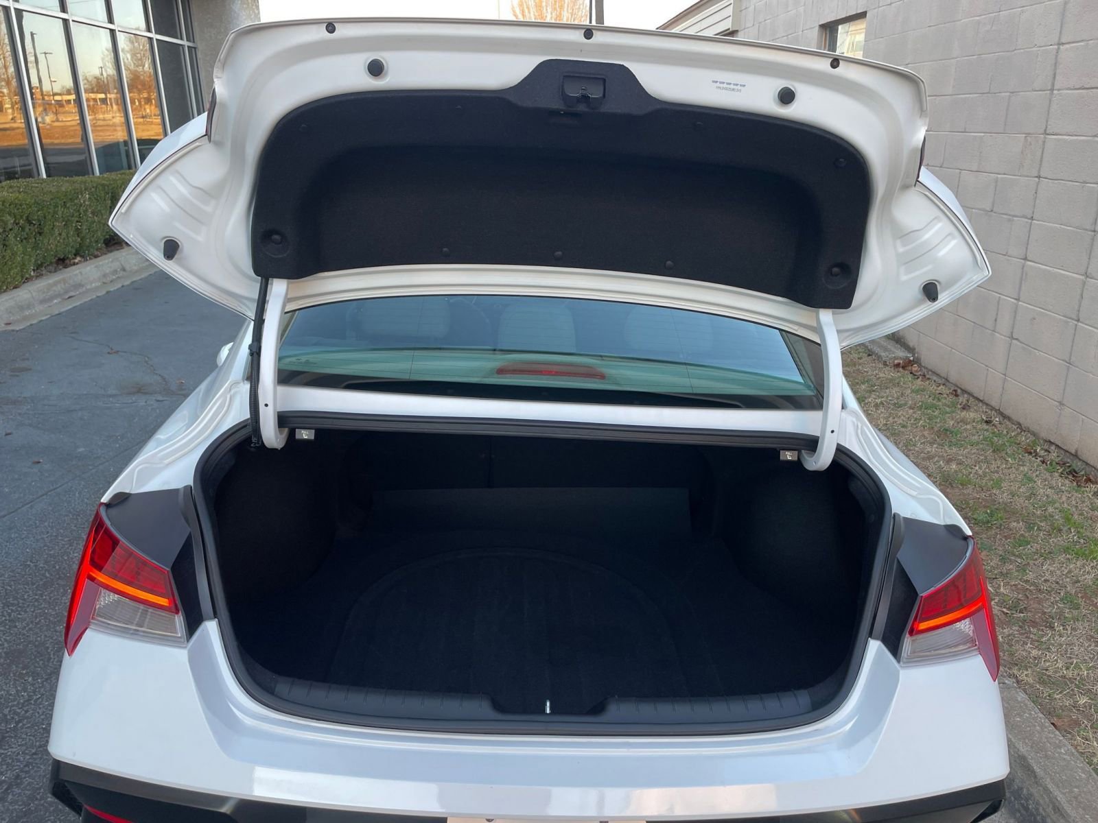 Thumbnail: 2025 Hyundai Elantra - 30