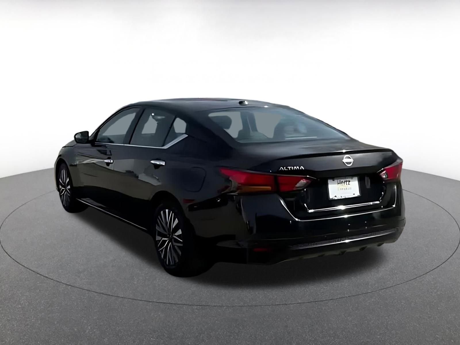 Thumbnail: 2025 Nissan Altima - 10