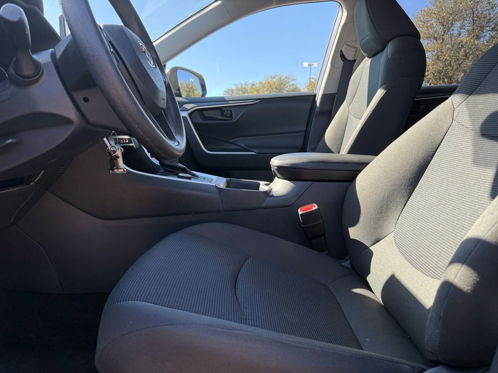 Thumbnail: 2025 Toyota RAV4 - 27