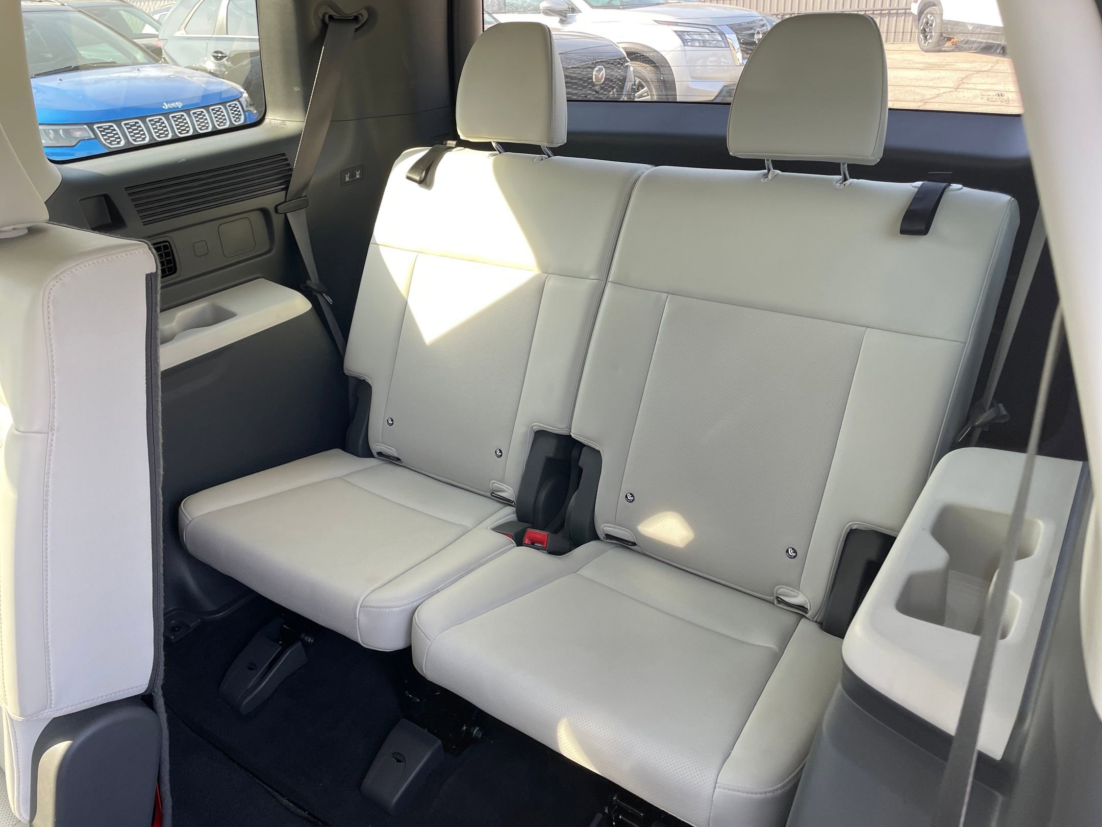 Thumbnail: 2025 Hyundai Santa Fe - 31