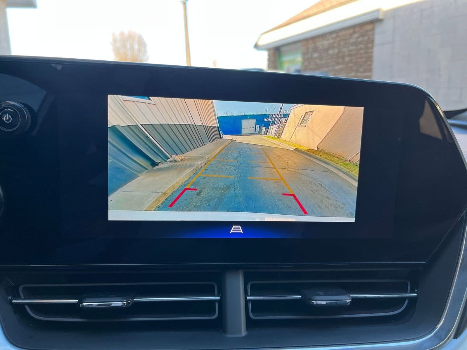 Thumbnail: 2025 Chevrolet Trax - 22