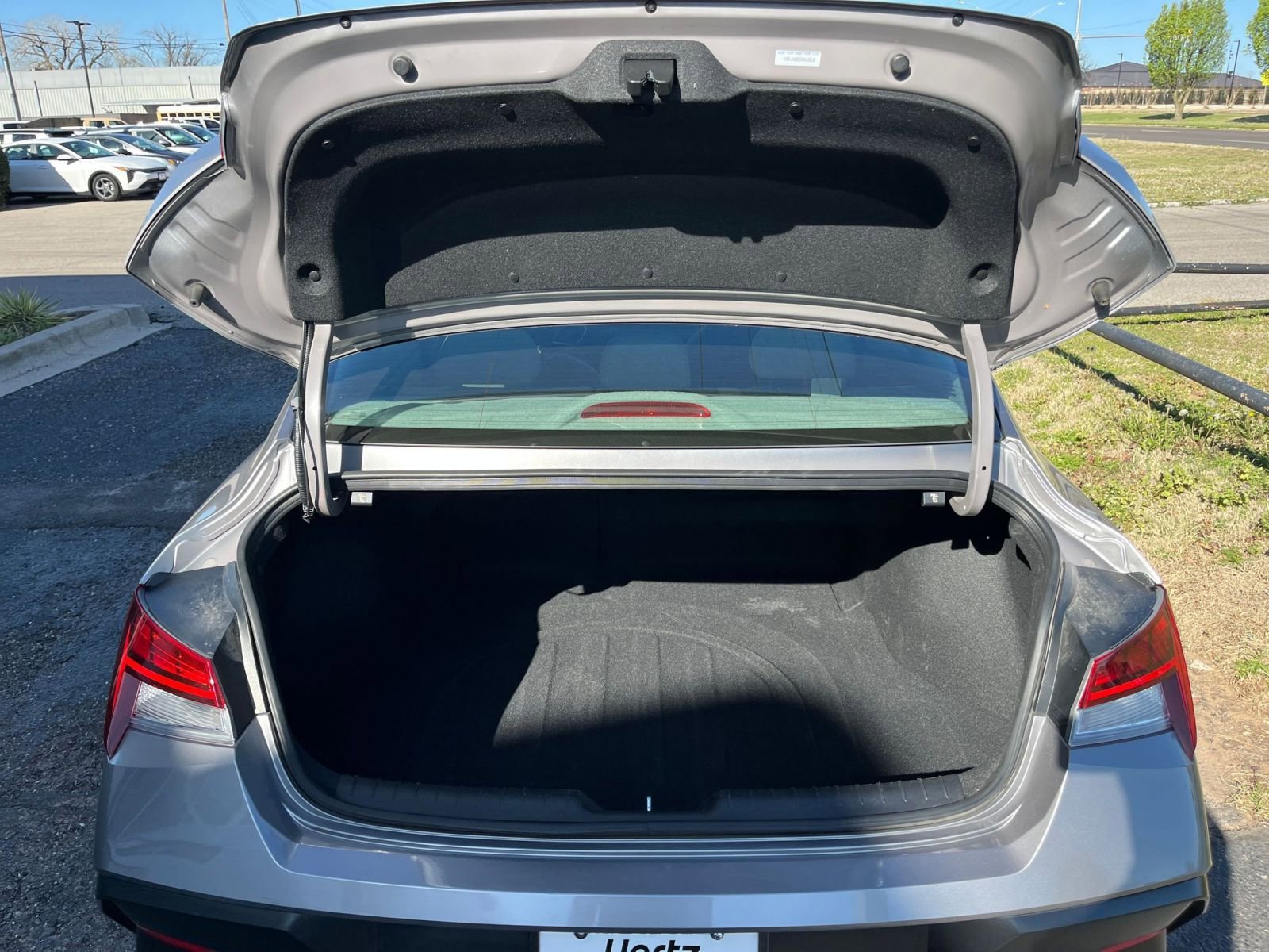 Thumbnail: 2025 Hyundai Elantra - 32