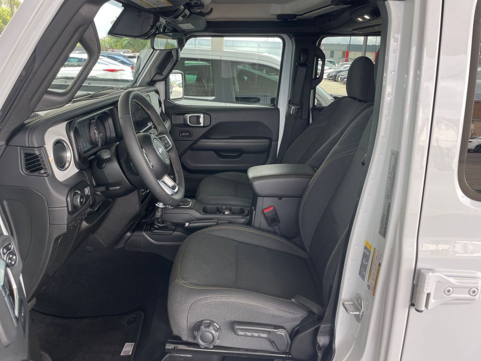 Thumbnail: 2025 Jeep Wrangler - 25