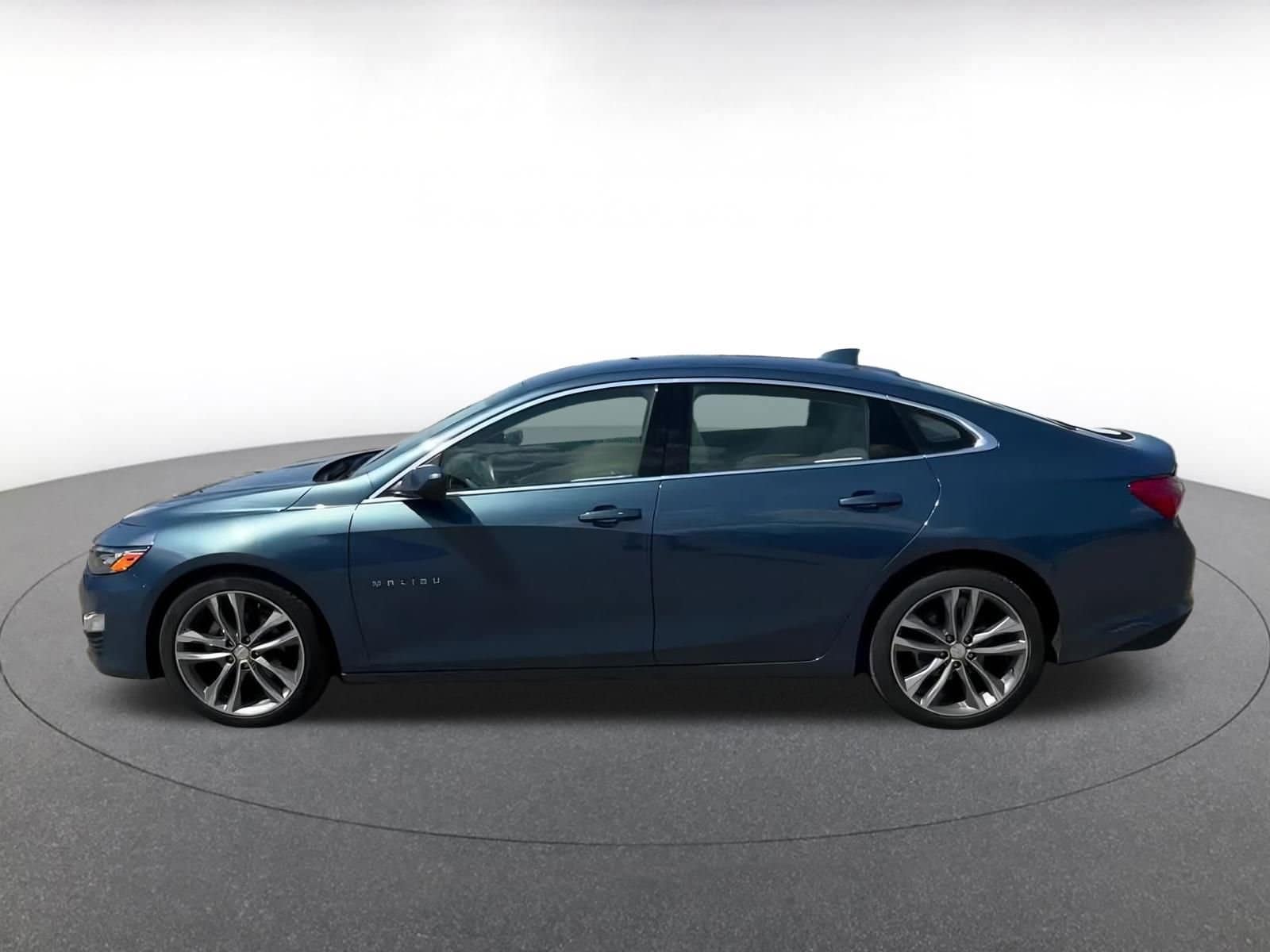 Thumbnail: 2024 Chevrolet Malibu - 10