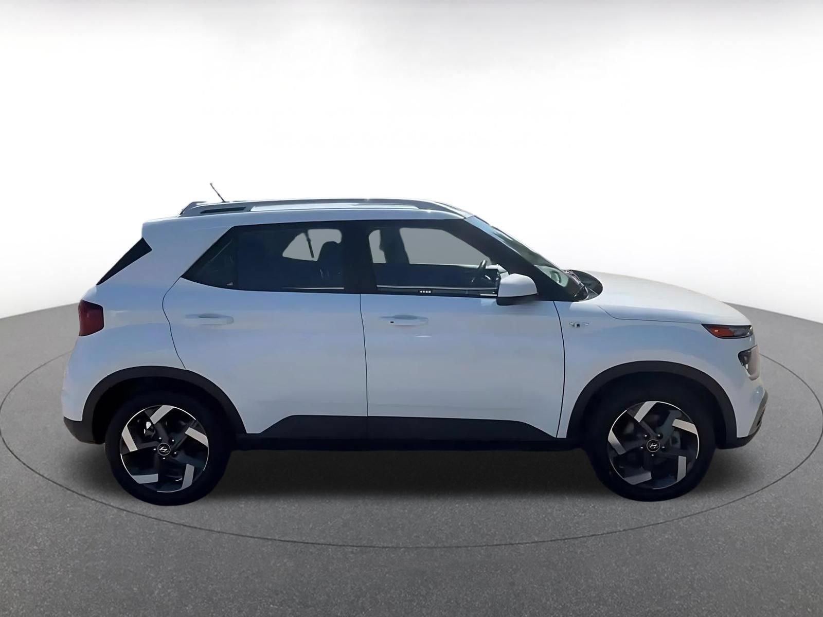 Thumbnail: 2025 Hyundai Venue - 16