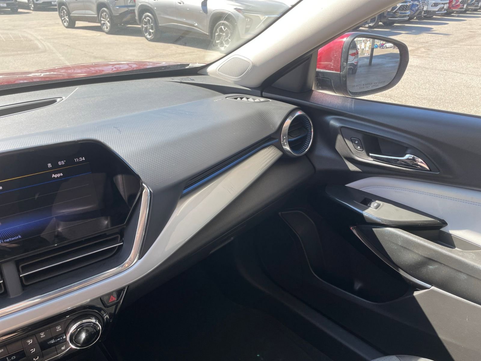 Thumbnail: 2025 Chevrolet Trax - 32