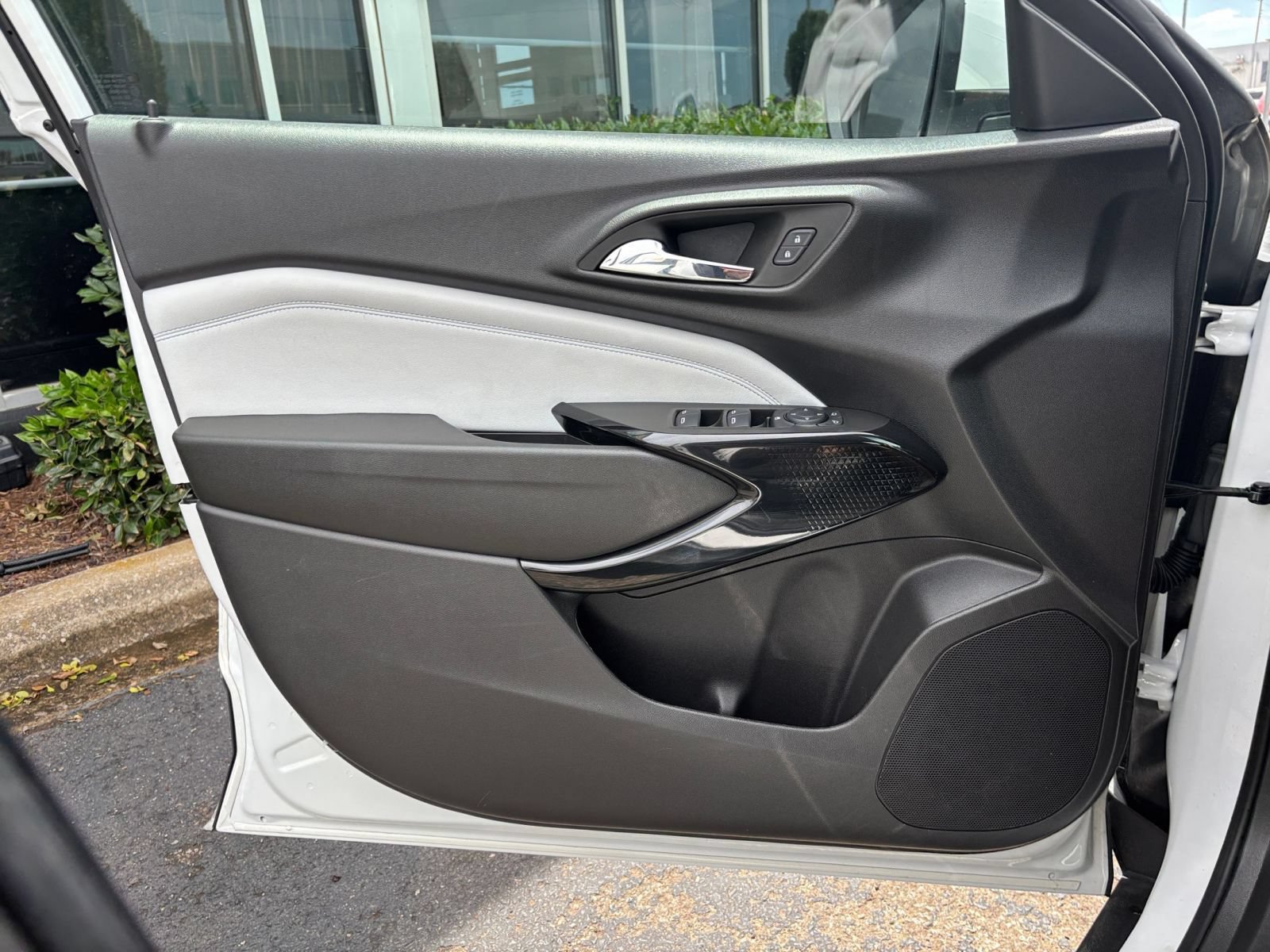 Thumbnail: 2025 Chevrolet Trax - 15