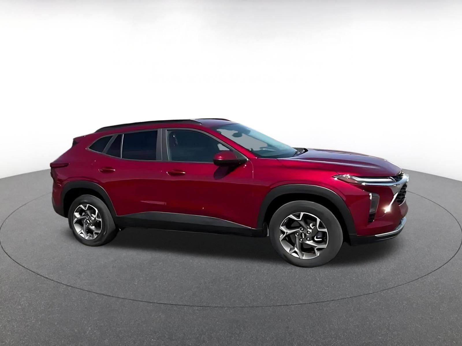 Thumbnail: 2025 Chevrolet Trax - 2