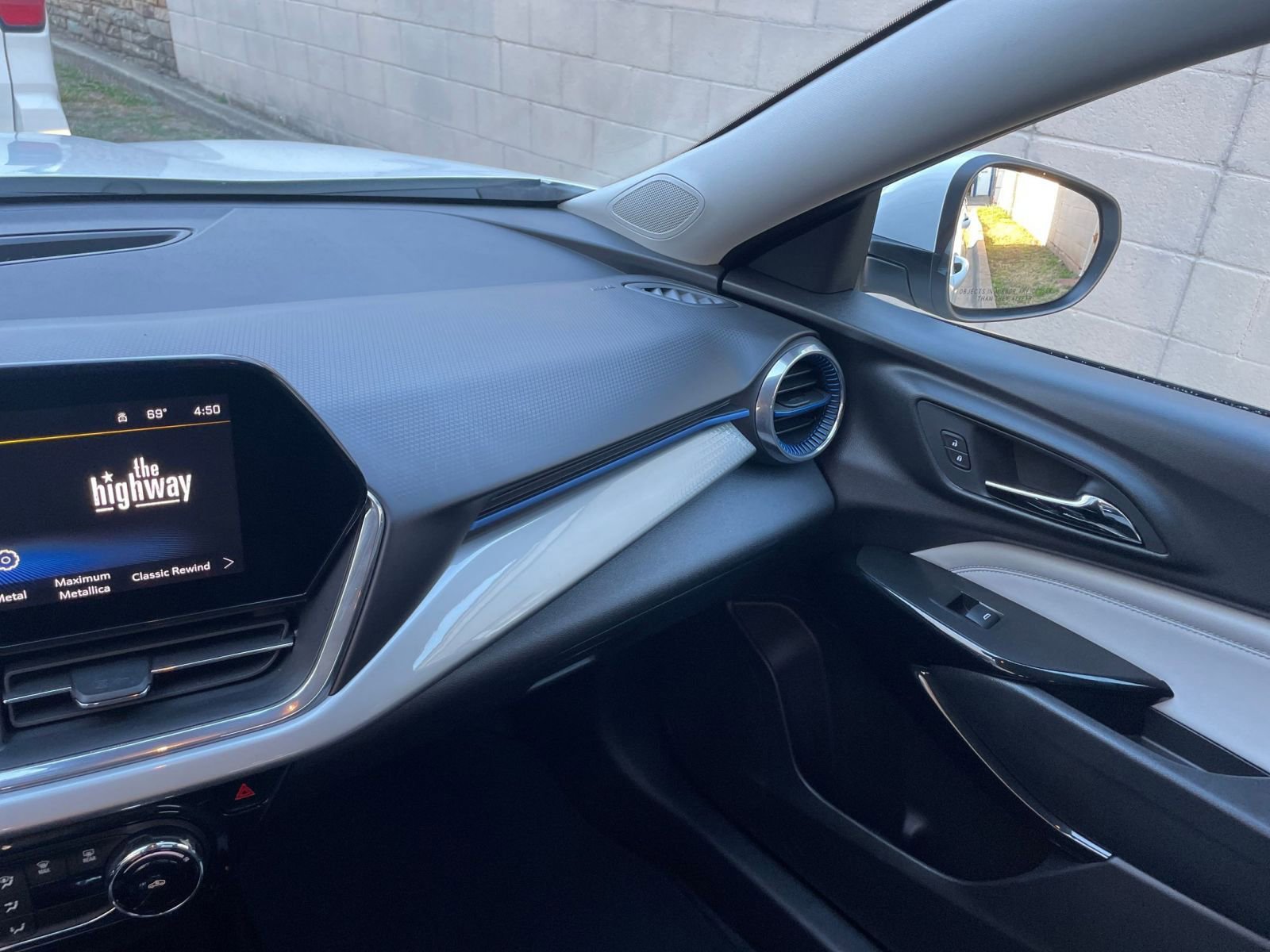 Thumbnail: 2025 Chevrolet Trax - 34