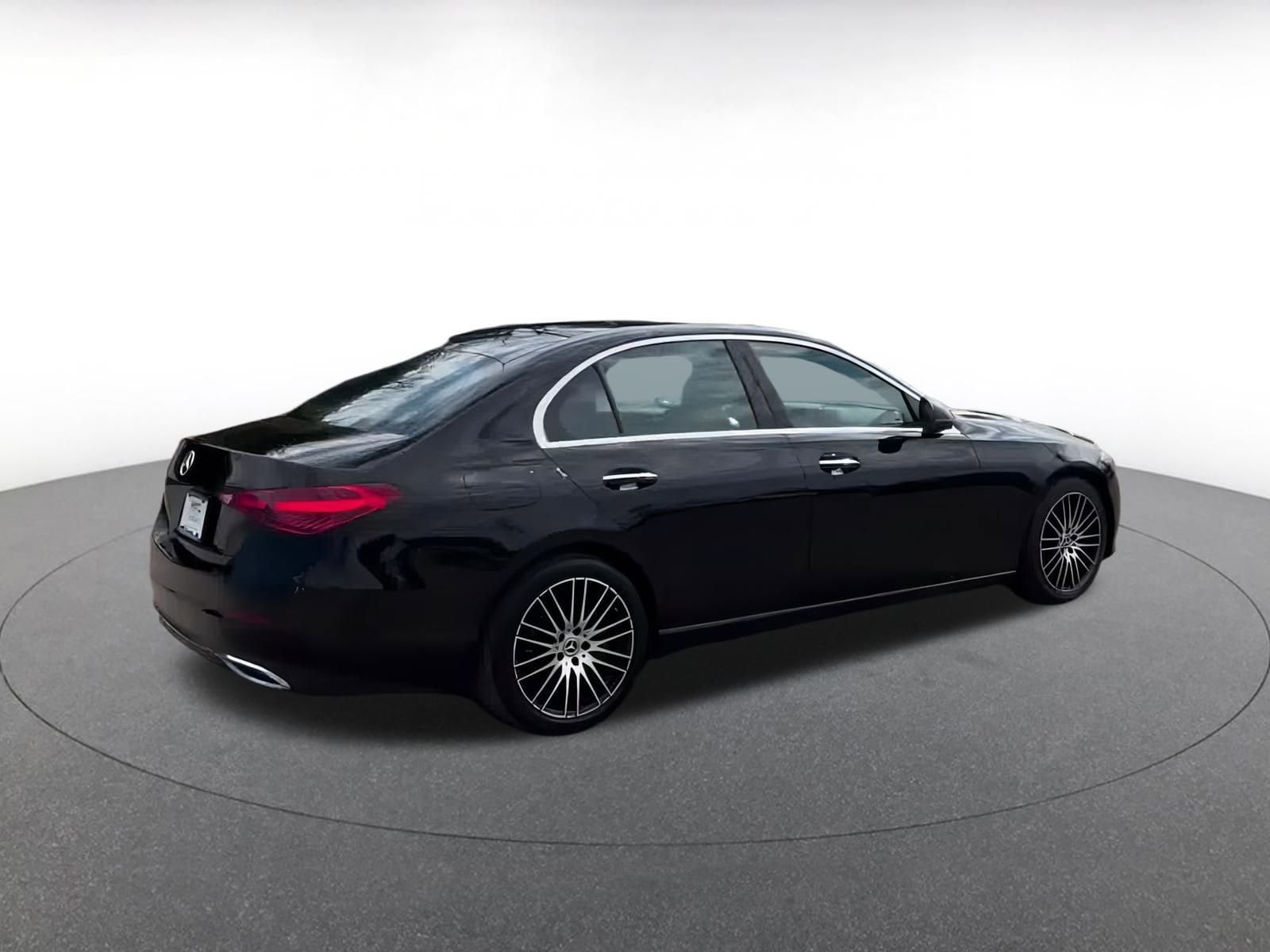 Thumbnail: 2024 Mercedes-Benz C-Class - 10