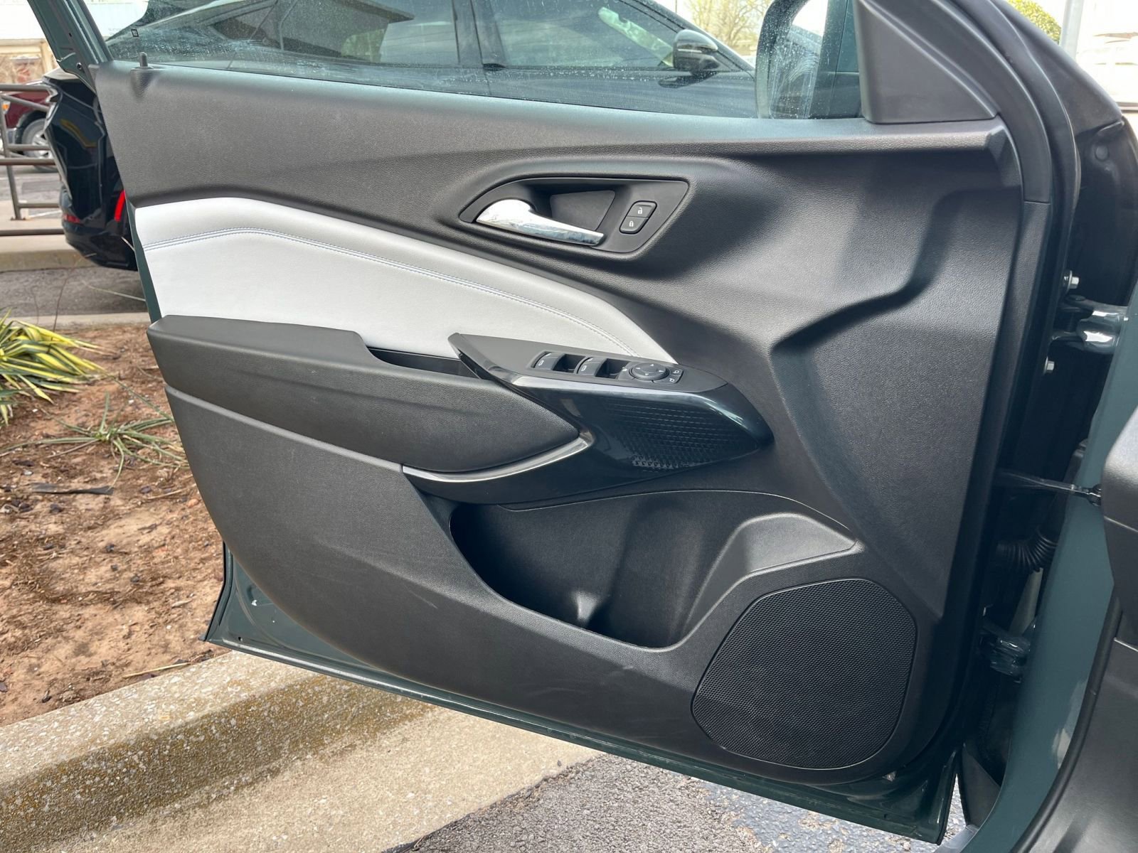 Thumbnail: 2025 Chevrolet Trax - 18