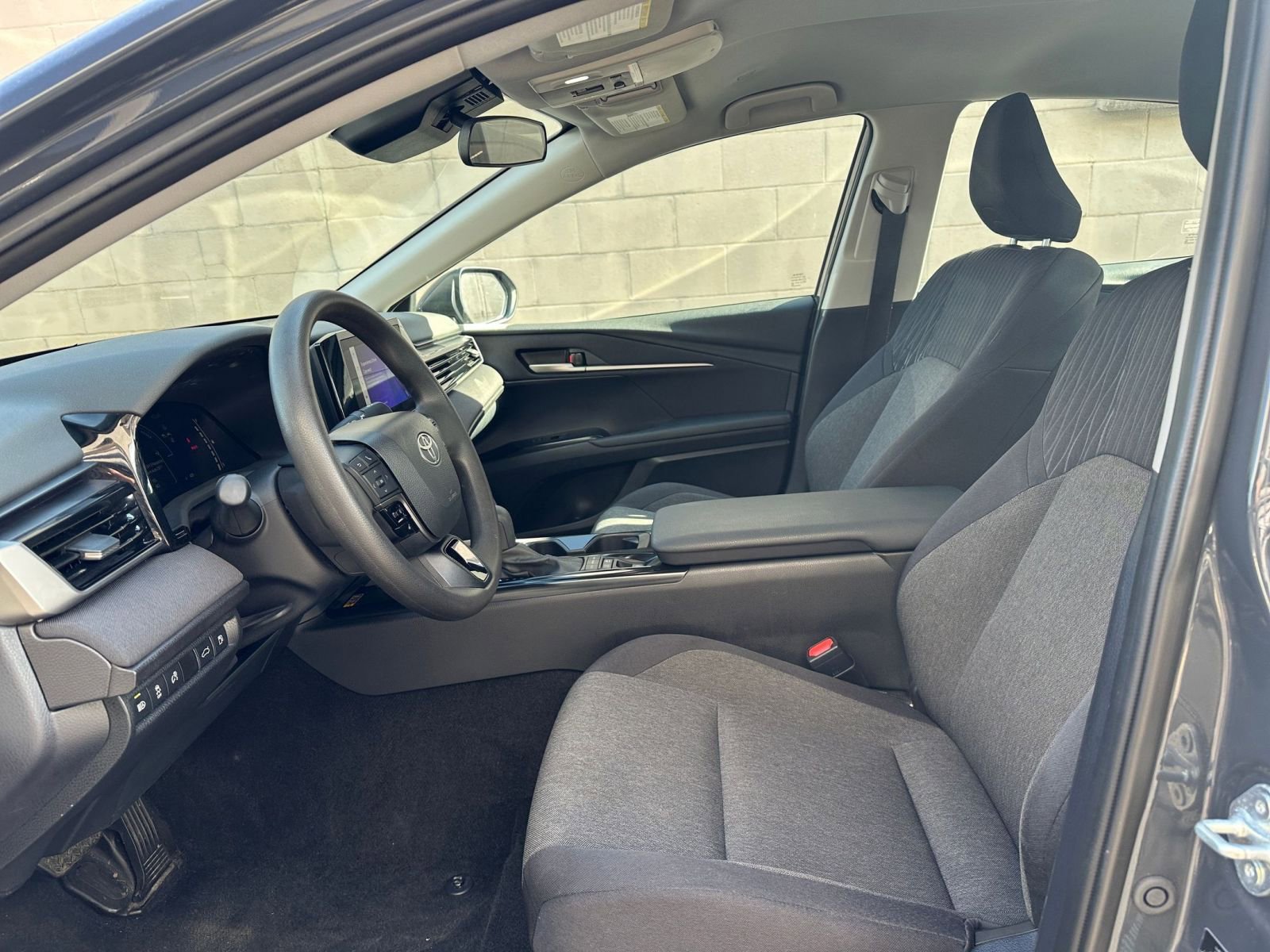 Thumbnail: 2025 Toyota Camry - 25