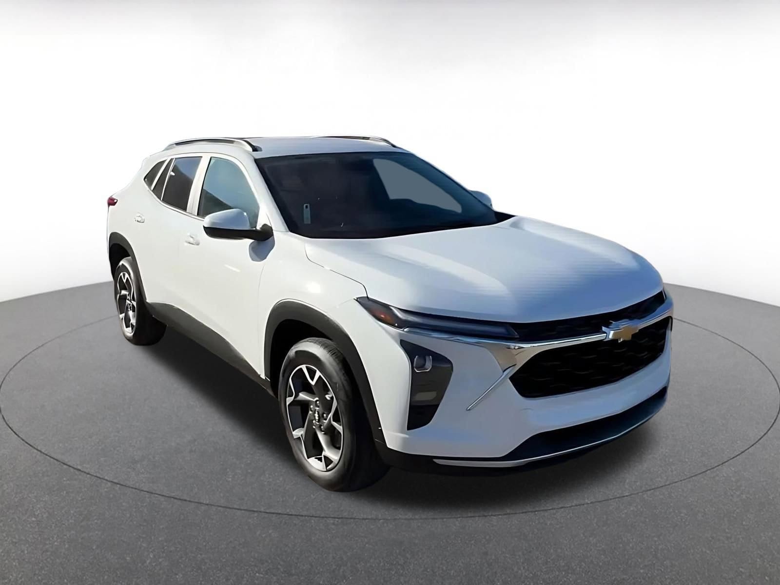 Thumbnail: 2025 Chevrolet Trax - 3