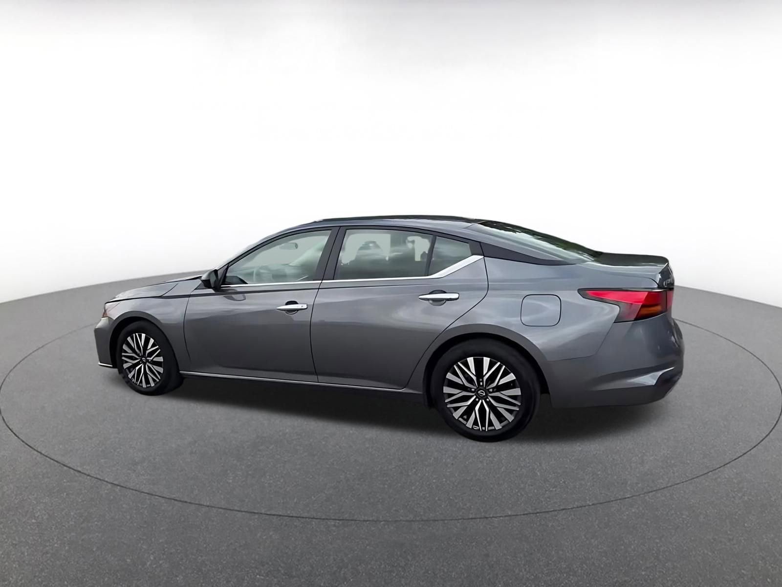 Thumbnail: 2025 Nissan Altima - 10