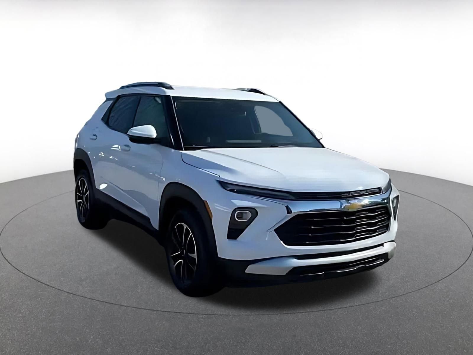 Thumbnail: 2025 Chevrolet TrailBlazer - 3