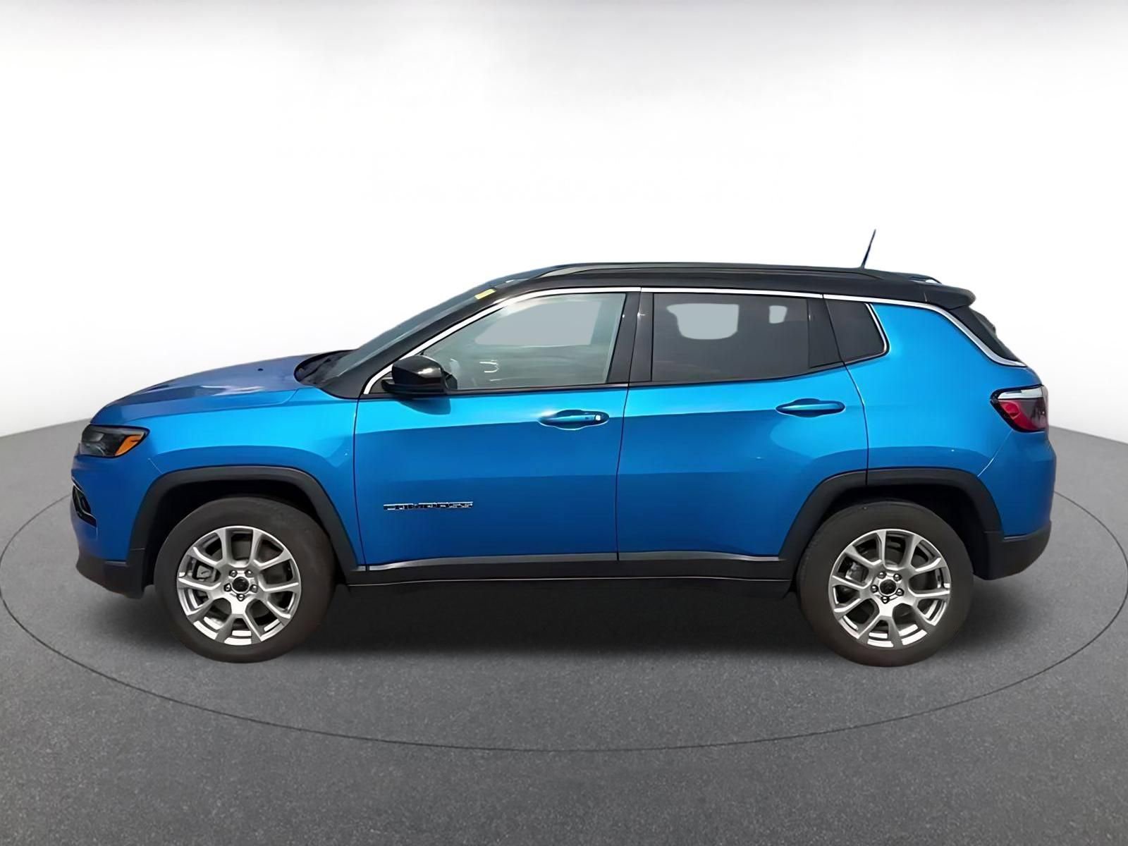 Thumbnail: 2025 Jeep Compass - 9