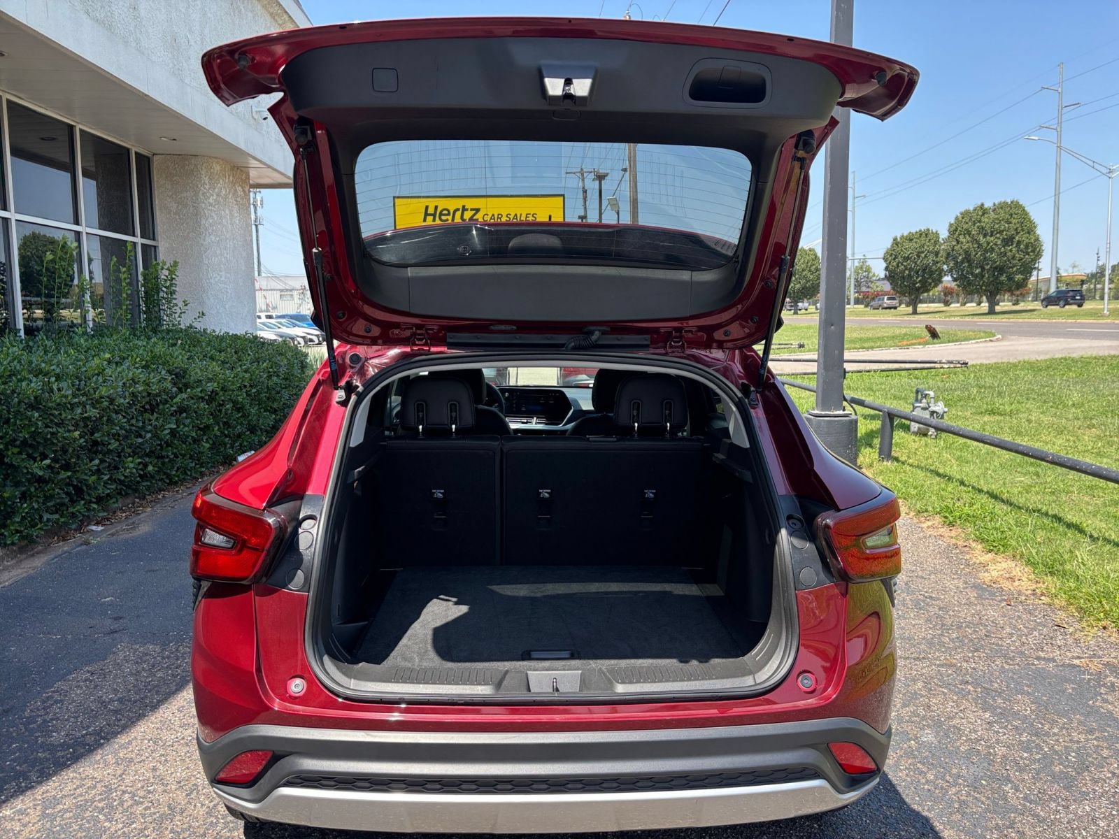 Thumbnail: 2025 Chevrolet Trax - 30