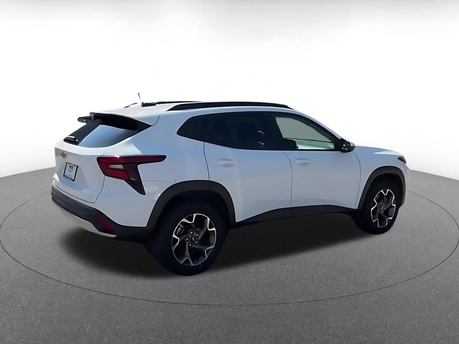 Thumbnail: 2025 Chevrolet Trax - 14