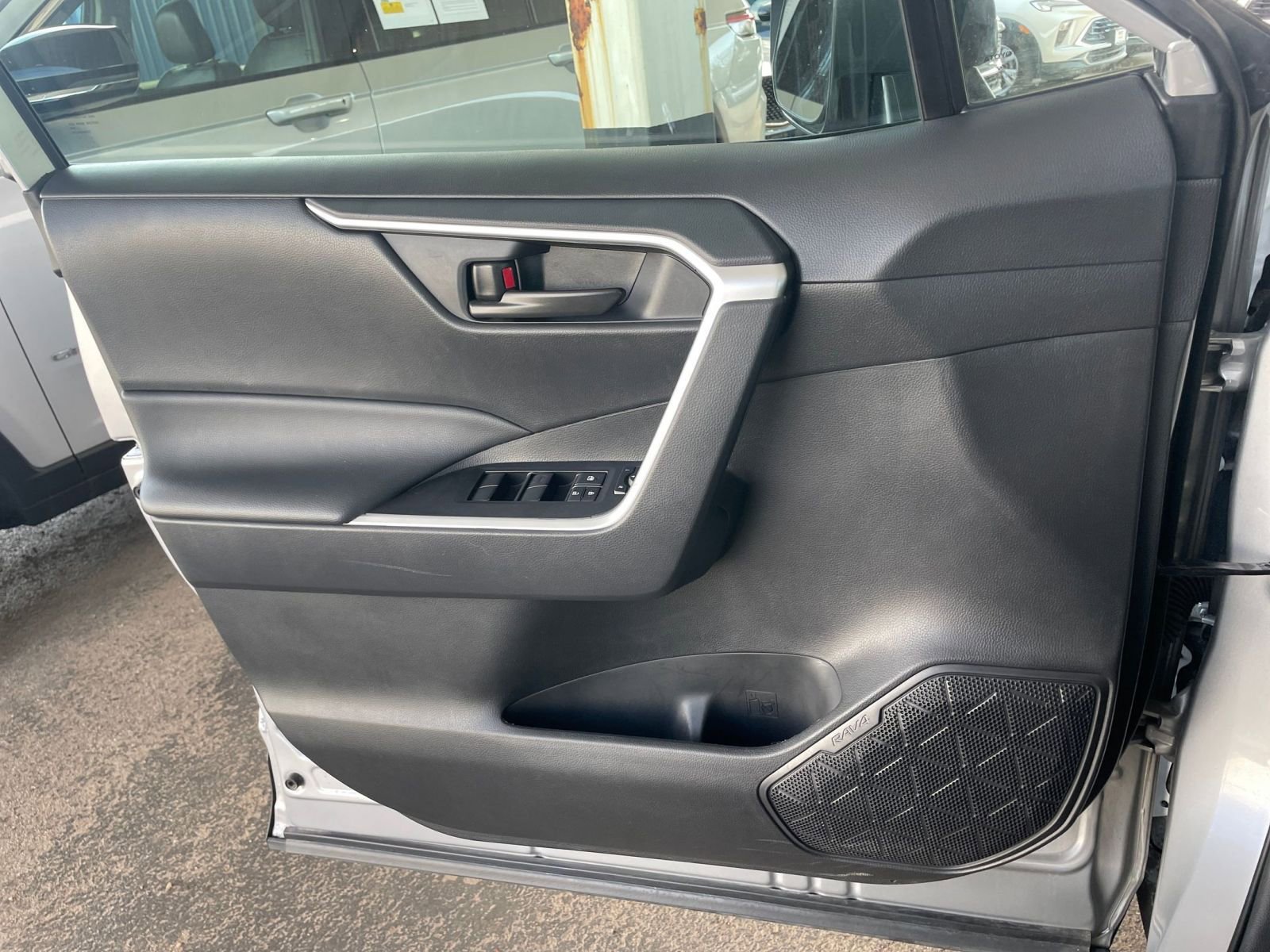 Thumbnail: 2025 Toyota RAV4 - 20