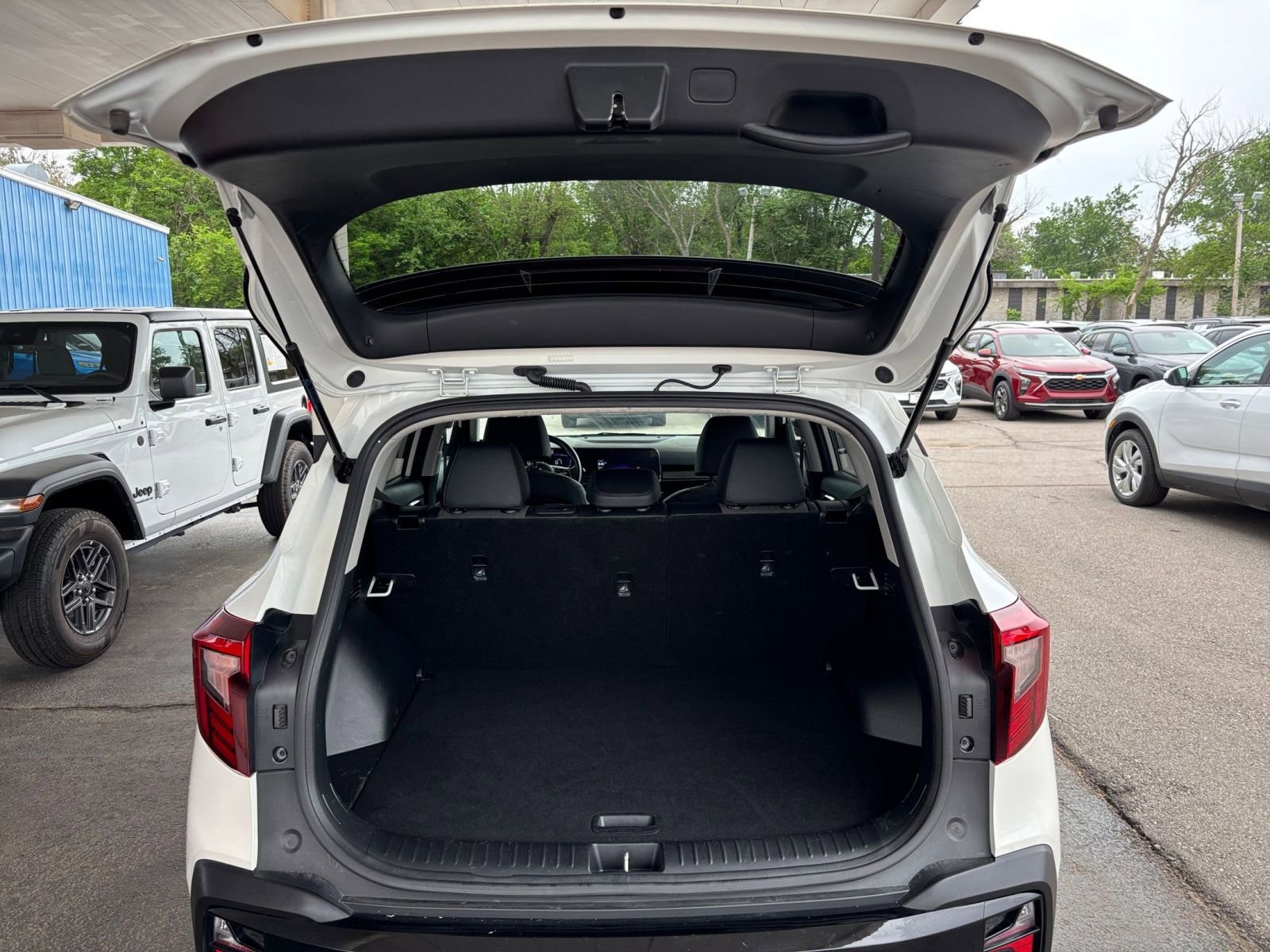 Thumbnail: 2025 Kia Seltos - 32