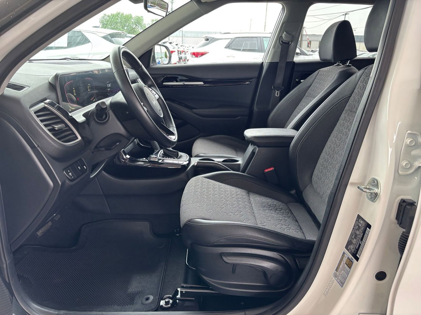 Thumbnail: 2025 Kia Seltos - 28