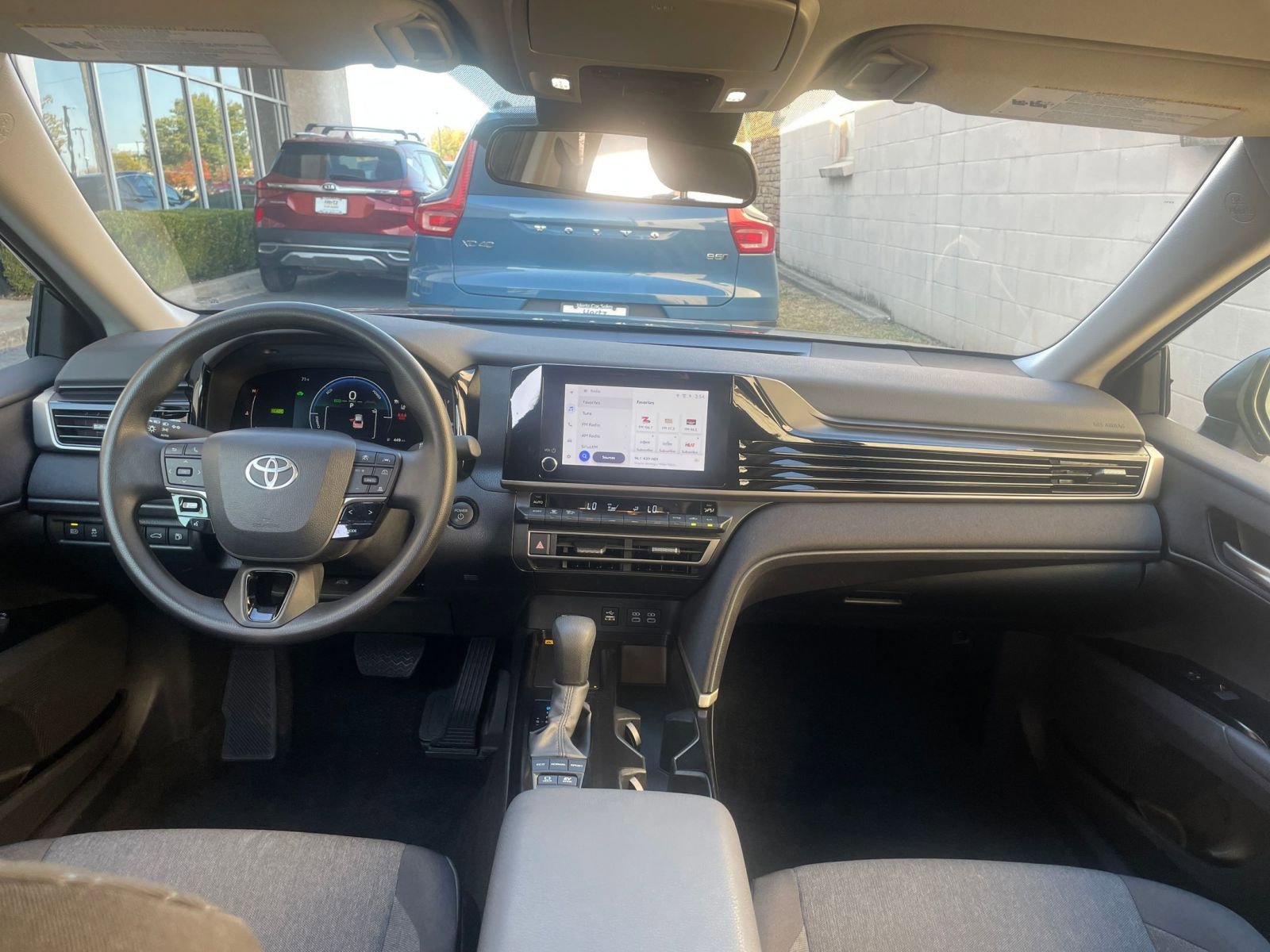 Thumbnail: 2025 Toyota Camry - 32