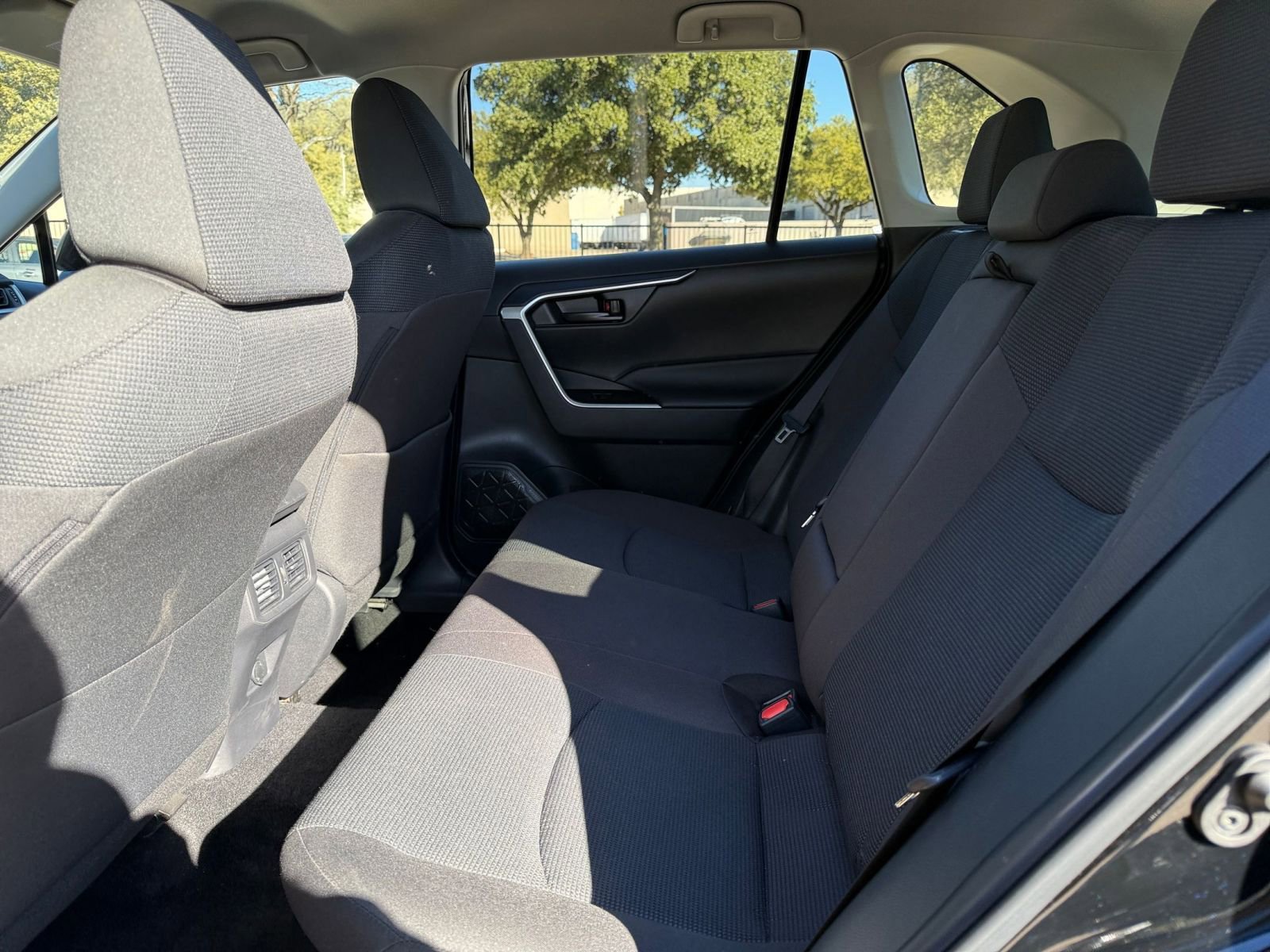 Thumbnail: 2025 Toyota RAV4 - 25