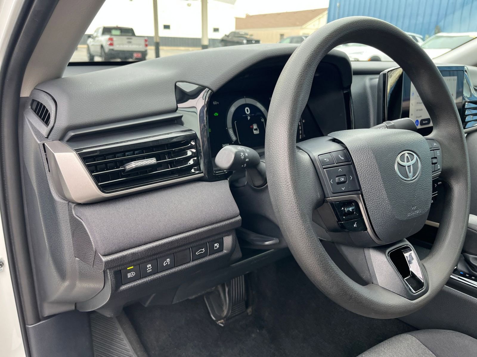 Thumbnail: 2025 Toyota Camry - 33